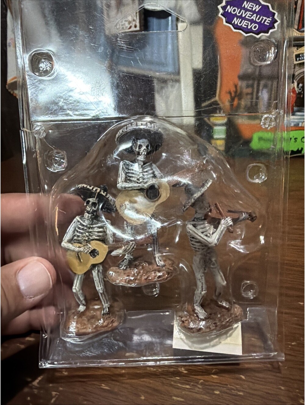 Lemax 2011 Skeleton Mariachi Band Spooky Town #12884 Skull Bassist Guitar Violin